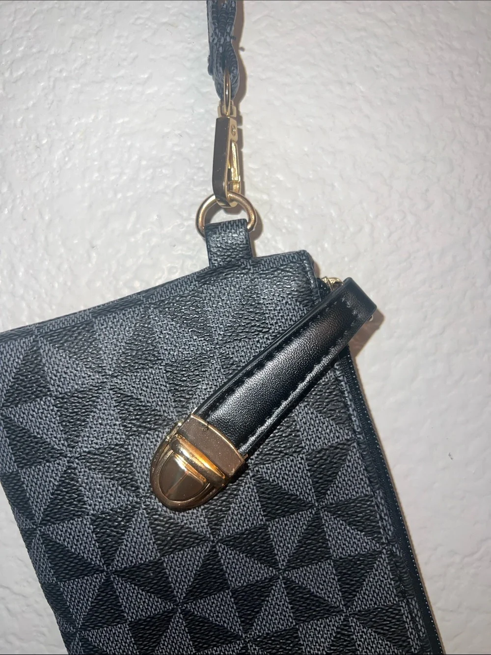 N/A sleek black